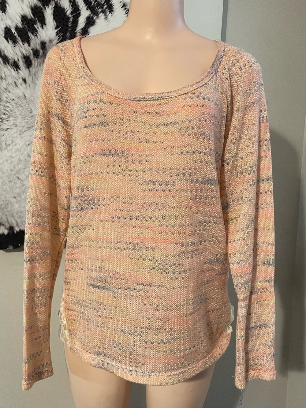 Daytrip sweater in peach tone sheer floral lace back overlay top buckle Large